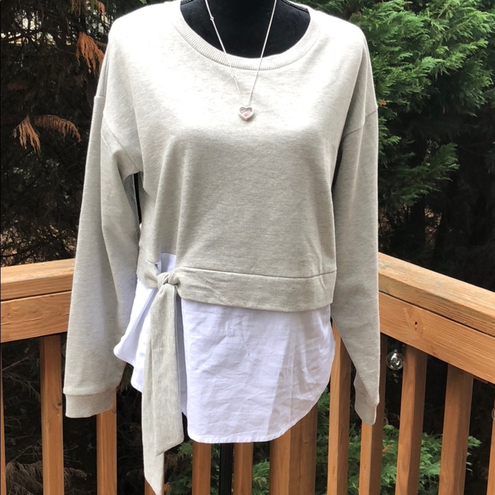 Nwt Super cute Gray & White Top